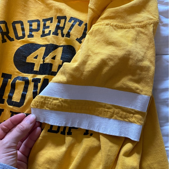 Vintage Iowa Hawkeyes T-Shirt - Picture 5 of 6